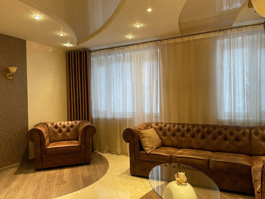 Продам многокомнатную квартиру, Десятинная ул, 3, Великий Новгород г