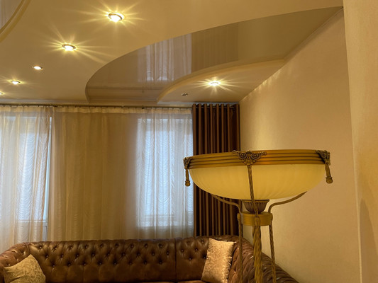 Продам многокомнатную квартиру, Десятинная ул, 3, Великий Новгород г