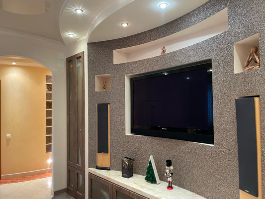 Продам многокомнатную квартиру, Десятинная ул, 3, Великий Новгород г