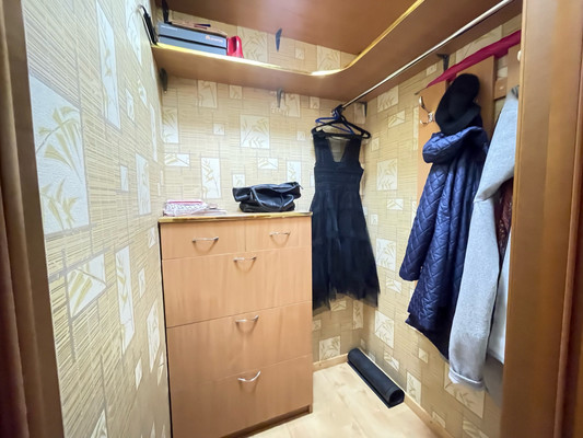 Продам многокомнатную квартиру, Десятинная ул, 3, Великий Новгород г