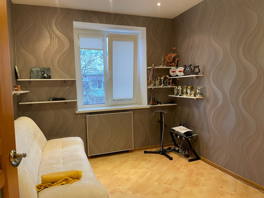 Продам многокомнатную квартиру, Десятинная ул, 3, Великий Новгород г