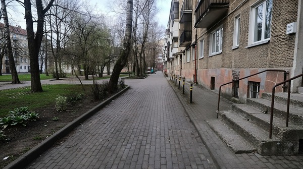 Продам трехкомнатную (3-комн.) квартиру, Уральская ул, 3, Калининград г
