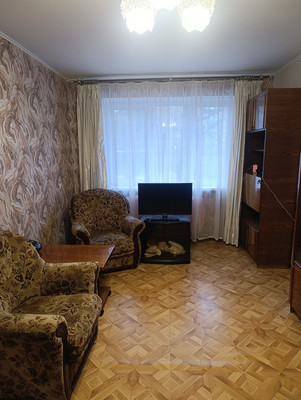 Продам трехкомнатную (3-комн.) квартиру, Уральская ул, 3, Калининград г