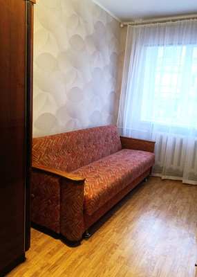 Продам трехкомнатную (3-комн.) квартиру, Уральская ул, 3, Калининград г