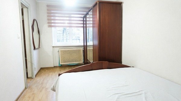 Продам трехкомнатную (3-комн.) квартиру, Уральская ул, 3, Калининград г