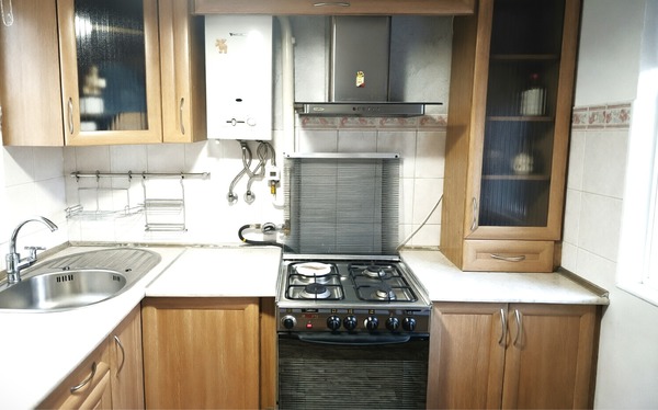 Продам трехкомнатную (3-комн.) квартиру, Уральская ул, 3, Калининград г
