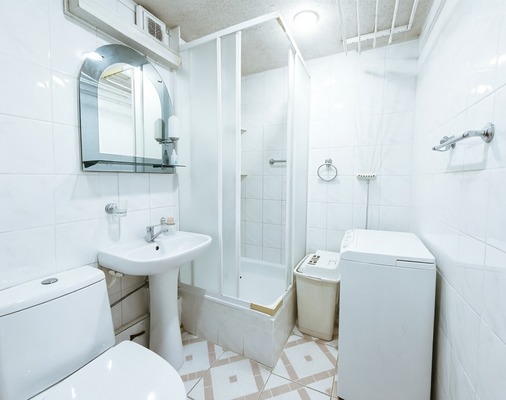 Продам трехкомнатную (3-комн.) квартиру, Уральская ул, 3, Калининград г
