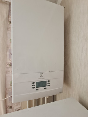 Продам двухкомнатную (2-комн.) квартиру, Хрисанфова ул, 3, Калининград г