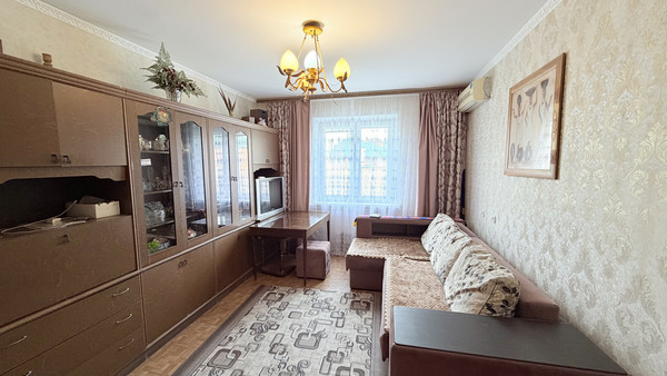 Продам трехкомнатную (3-комн.) квартиру, Октябрьское ш, 1к47, Волгодонск г
