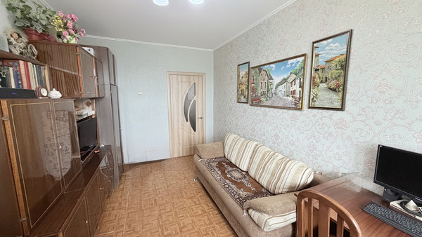 Продам трехкомнатную (3-комн.) квартиру, Октябрьское ш, 1к47, Волгодонск г