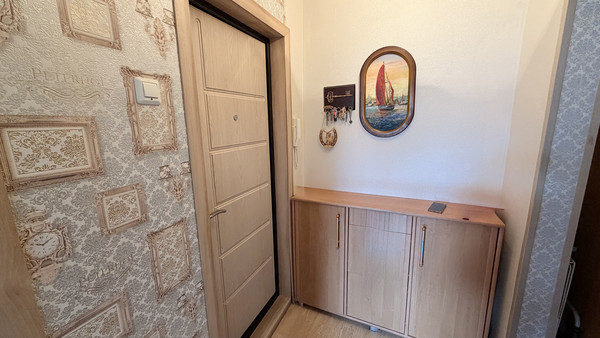 Продам трехкомнатную (3-комн.) квартиру, Октябрьское ш, 1к47, Волгодонск г