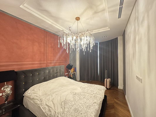 Продам трехкомнатную (3-комн.) квартиру, 18-я В.О. линия, 49, Санкт-Петербург г