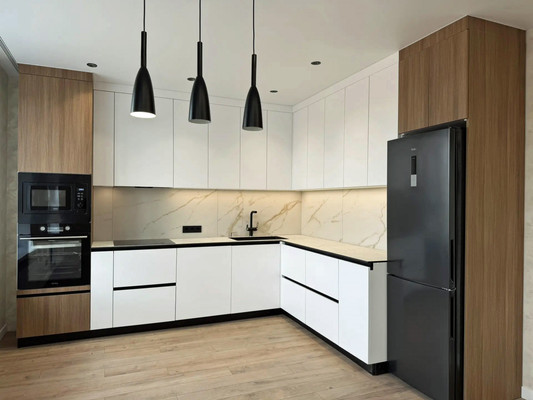 Продам трехкомнатную (3-комн.) квартиру, Петра Полушкина ул, 1, Казань г