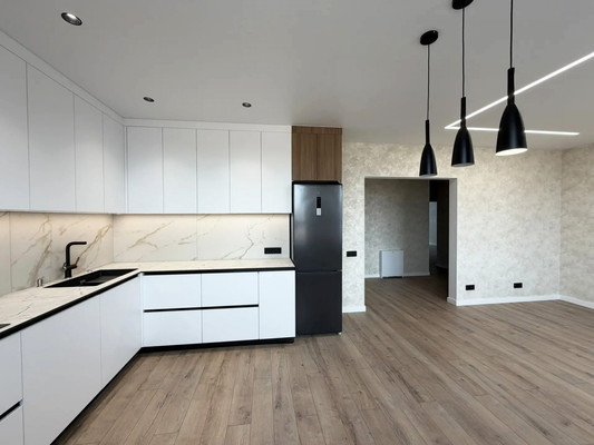 Продам трехкомнатную (3-комн.) квартиру, Петра Полушкина ул, 1, Казань г