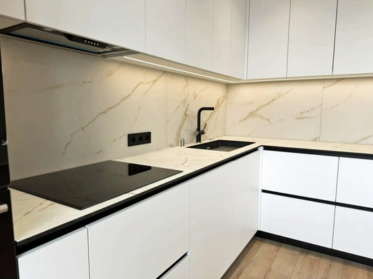 Продам трехкомнатную (3-комн.) квартиру, Петра Полушкина ул, 1, Казань г