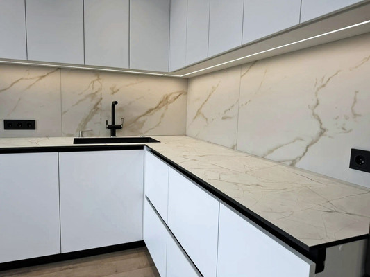 Продам трехкомнатную (3-комн.) квартиру, Петра Полушкина ул, 1, Казань г