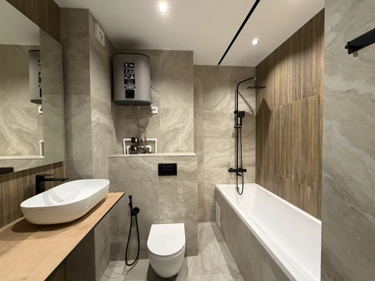 Продам трехкомнатную (3-комн.) квартиру, Петра Полушкина ул, 1, Казань г