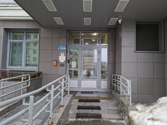 Продам трехкомнатную (3-комн.) квартиру, Адмирала Лазарева ул, 63к3, Москва г