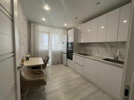 Сдам двухкомнатную (2-комн.) квартиру, Командорская ул, 15, Краснодар г