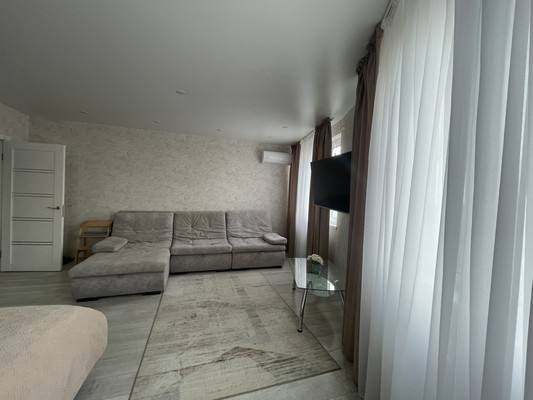 Сдам двухкомнатную (2-комн.) квартиру, Командорская ул, 15, Краснодар г