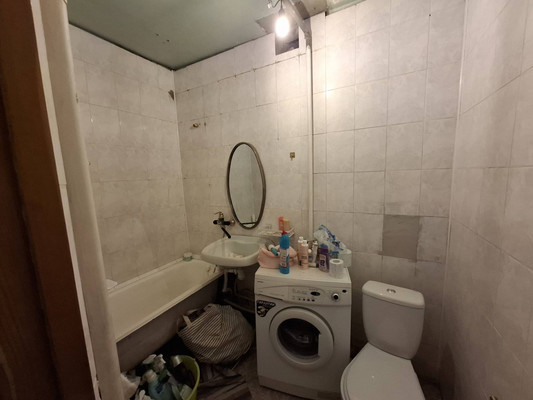Продам двухкомнатную (2-комн.) квартиру, Паршина ул, 35к1, Москва г