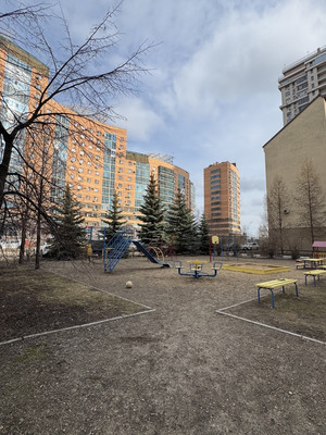 Продам трехкомнатную (3-комн.) квартиру, Чистопольская ул, 32, Казань г
