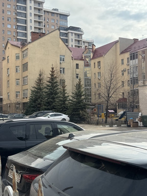 Продам трехкомнатную (3-комн.) квартиру, Чистопольская ул, 32, Казань г