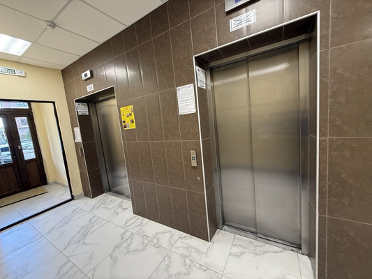 Продам двухкомнатную (2-комн.) квартиру, Крымской весны ул, 5к5к4, Мирное с