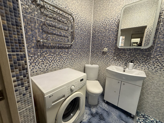 Продам однокомнатную (1-комн.) квартиру, Крымской весны ул, 1кк5, Мирное с