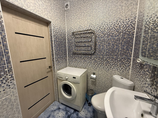 Продам однокомнатную (1-комн.) квартиру, Крымской весны ул, 1кк5, Мирное с