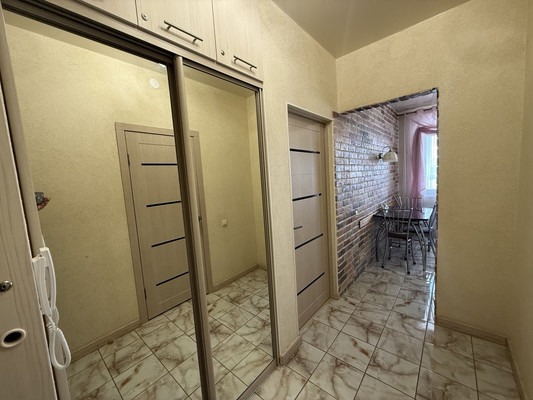 Продам однокомнатную (1-комн.) квартиру, Крымской весны ул, 1кк5, Мирное с