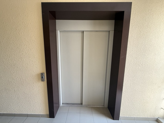 Продам однокомнатную (1-комн.) квартиру, Крымской весны ул, 1кк5, Мирное с