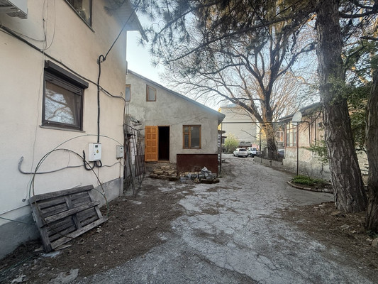 Продам двухкомнатную (2-комн.) квартиру, Жуковского ул, 21, Симферополь г