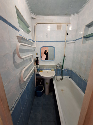 Продам трехкомнатную (3-комн.) квартиру, Ленина ул, 94, Волгодонск г