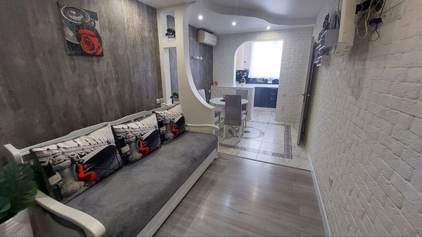 Продам трехкомнатную (3-комн.) квартиру, Восточно-Кругликовская ул, 76/4, Краснодар г