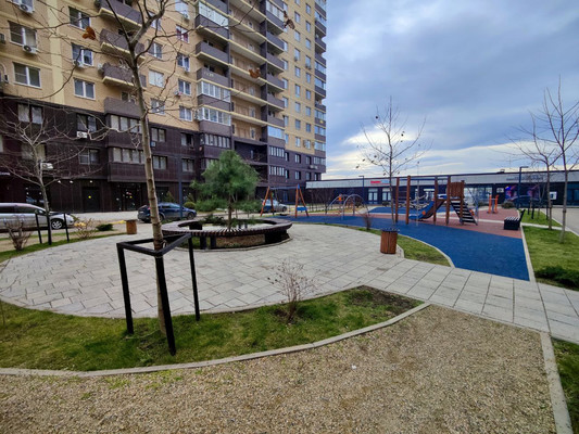 Продам двухкомнатную (2-комн.) квартиру, им. Героя Ростовского ул, 8к4, Краснодар г