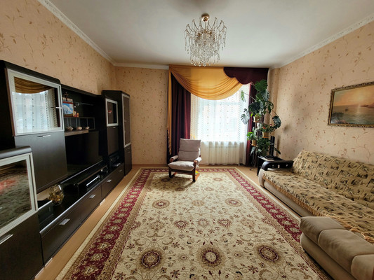 Продам двухкомнатную (2-комн.) квартиру, Дунина-Горкавича ул, 8, Ханты-Мансийск г