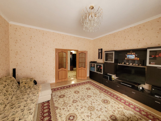 Продам двухкомнатную (2-комн.) квартиру, Дунина-Горкавича ул, 8, Ханты-Мансийск г