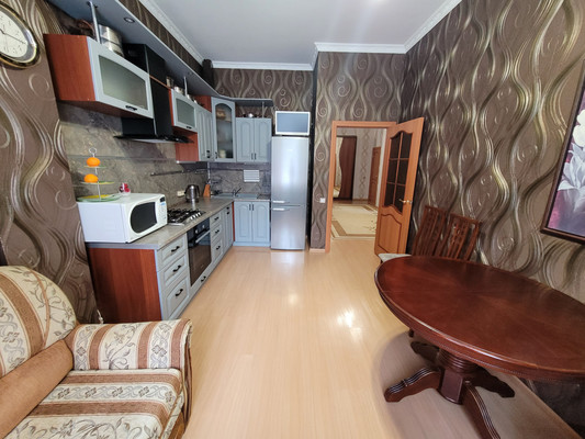 Продам двухкомнатную (2-комн.) квартиру, Дунина-Горкавича ул, 8, Ханты-Мансийск г