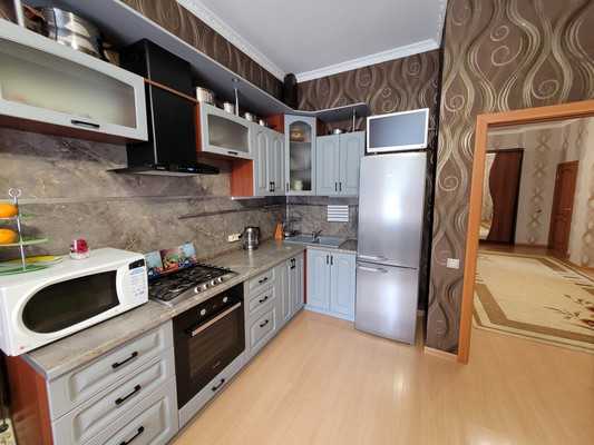 Продам двухкомнатную (2-комн.) квартиру, Дунина-Горкавича ул, 8, Ханты-Мансийск г