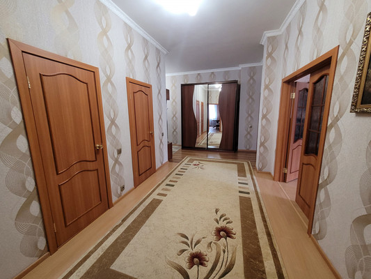 Продам двухкомнатную (2-комн.) квартиру, Дунина-Горкавича ул, 8, Ханты-Мансийск г