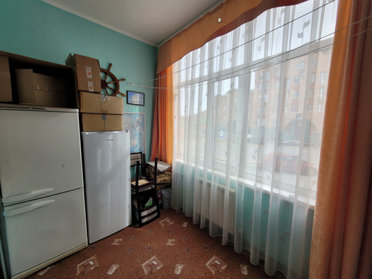 Продам двухкомнатную (2-комн.) квартиру, Дунина-Горкавича ул, 8, Ханты-Мансийск г