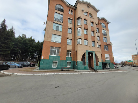 Продам двухкомнатную (2-комн.) квартиру, Дунина-Горкавича ул, 8, Ханты-Мансийск г