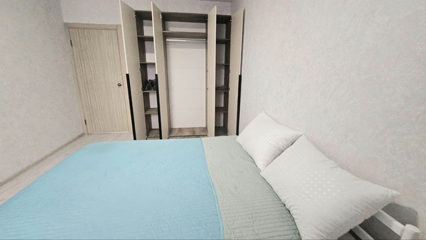 Сдам двухкомнатную (2-комн.) квартиру, им. Героя Советского Союза Якова Кобзаря ул, 17, Краснодар г