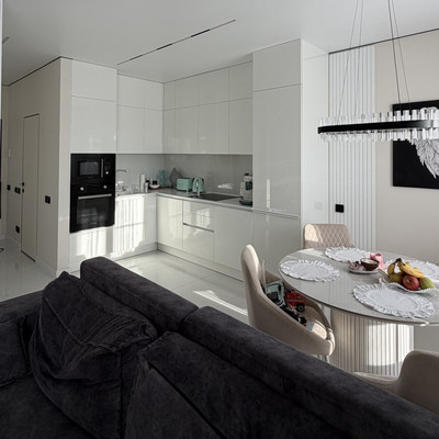 Продам трехкомнатную (3-комн.) квартиру, Парк Апрель ул, 42, Апрелевка г