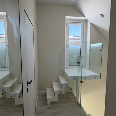 Продам трехкомнатную (3-комн.) квартиру, Парк Апрель ул, 42, Апрелевка г