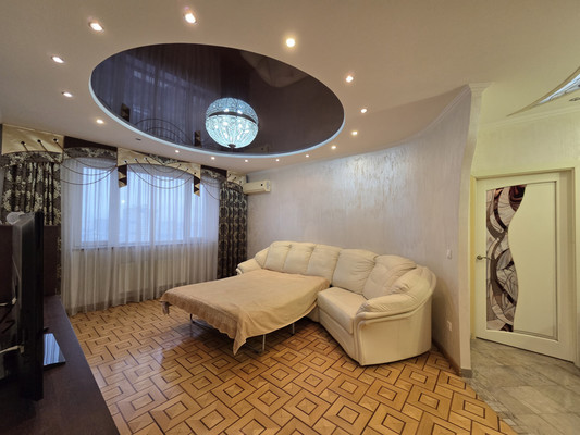 Продам трехкомнатную (3-комн.) квартиру, им. Достоевского ул, 84/1, Краснодар г