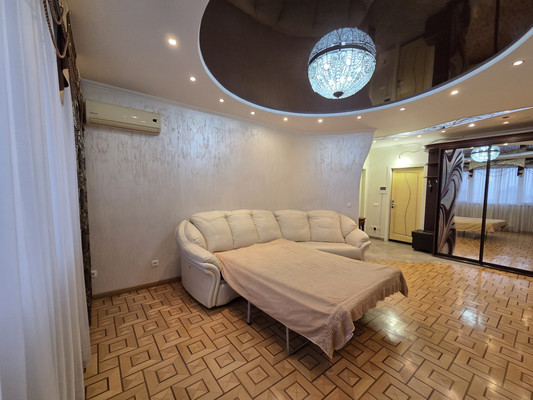 Продам трехкомнатную (3-комн.) квартиру, им. Достоевского ул, 84/1, Краснодар г