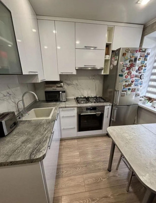 Продам однокомнатную (1-комн.) квартиру, Киевская ул, 128, Симферополь г