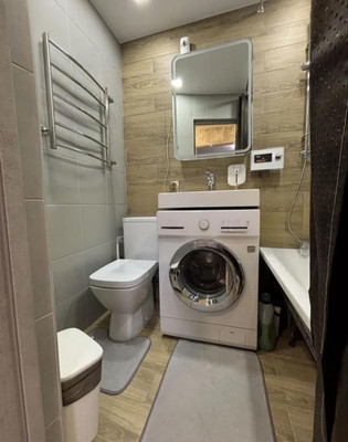 Продам однокомнатную (1-комн.) квартиру, Киевская ул, 128, Симферополь г